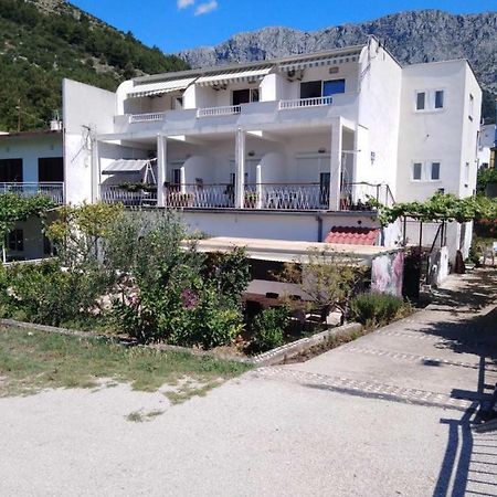 זאוסטרוג Apartments Melly מראה חיצוני תמונה