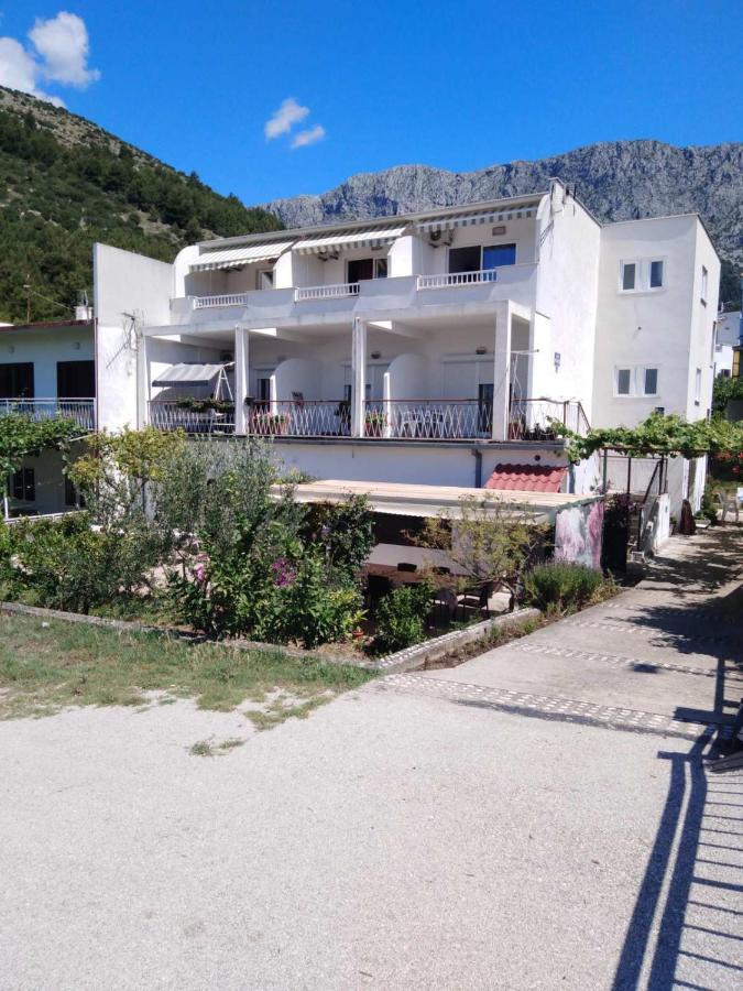 זאוסטרוג Apartments Melly מראה חיצוני תמונה